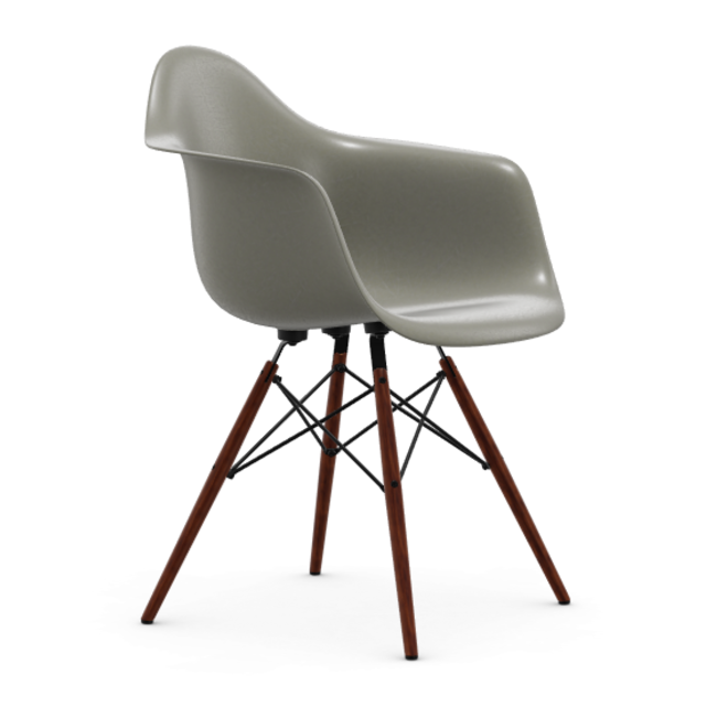 Eames Fiberglass Armchair DAW