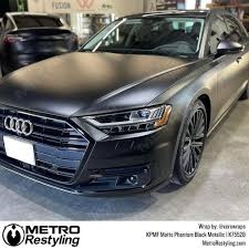 Avery Gloss Black wrap op VW Golf