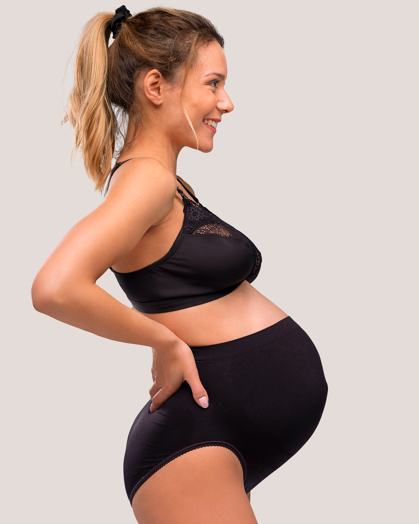 Carriwell Carriwell Voedingsbh Kant "Soft-as-Silk"- Zwart