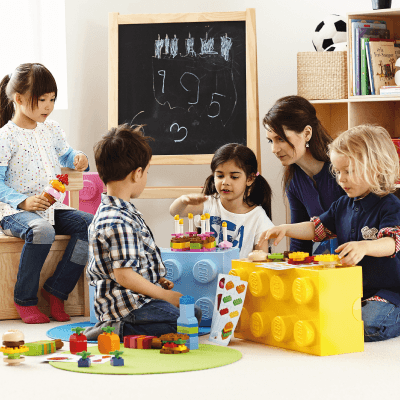Actief en educatief speelgoed en  voor de kinderhoek   