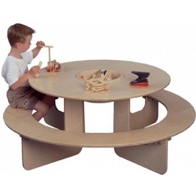 Runder Spieltisch aus Holz