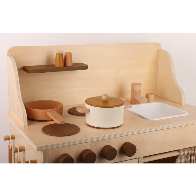 Spielzeugküche aus Holz mit Zubehör