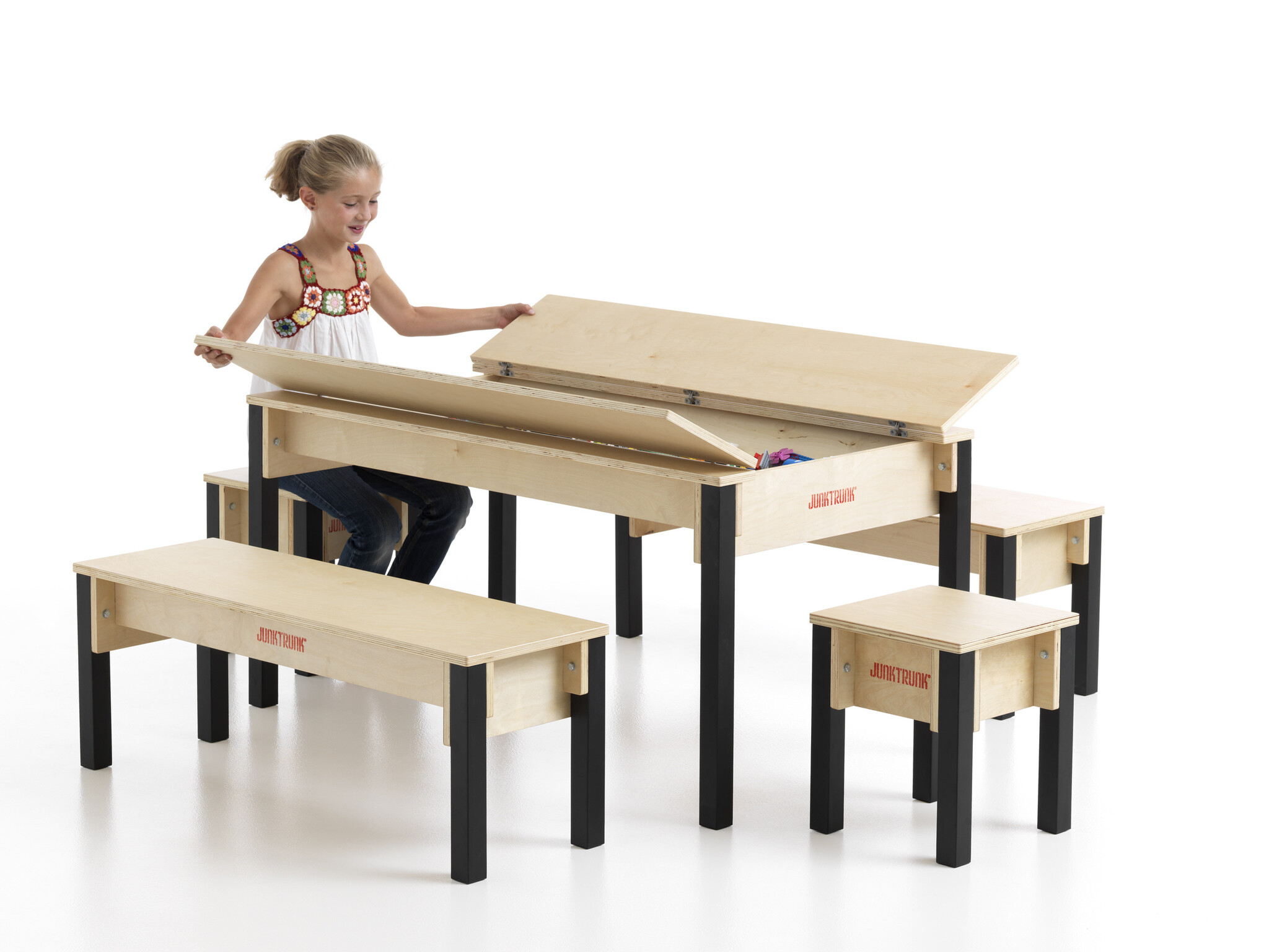 Kids Play Table and chairs