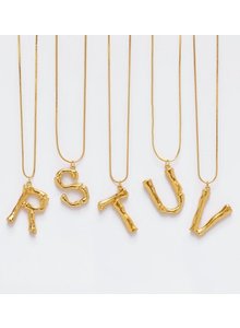 Adamarina S - Colgante letra dorado con cadena