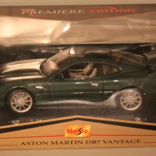 Maisto 36880 Premiere Edition Aston Martin DB7 Vantage (schaal 1:18)