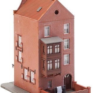 Faller Faller 232335 Old town house with cigar shop (Gauge N)