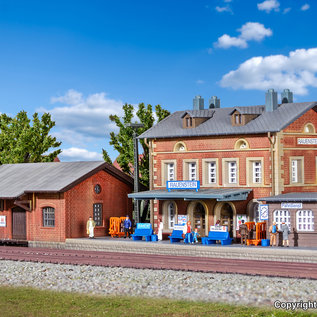 Kibri Kibri 37396 Rauenstein station with goods shed (Gauge N)