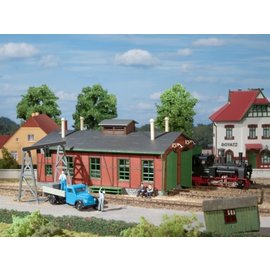 Auhagen Auhagen 11355 Lokschuppen für Schmalspurbahnen mit Bockkran (Spur H0)