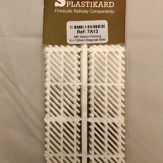 Slater's Plastikard Slater's 7A13 Station Fencing Diagonal Slats (8 pcs) (Gauge O)