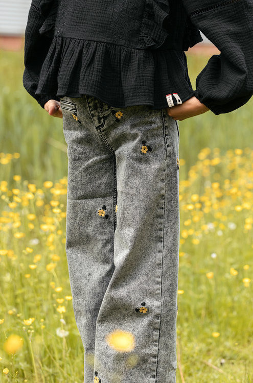 Meisjes lente kleding stoere jeans met bloemen