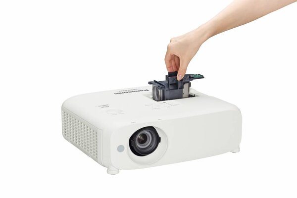 Panasonic Panasonic Full HD 16:10 mobiele beamer Panasonic Panasonic Full HD 16:10 mobiele beamer