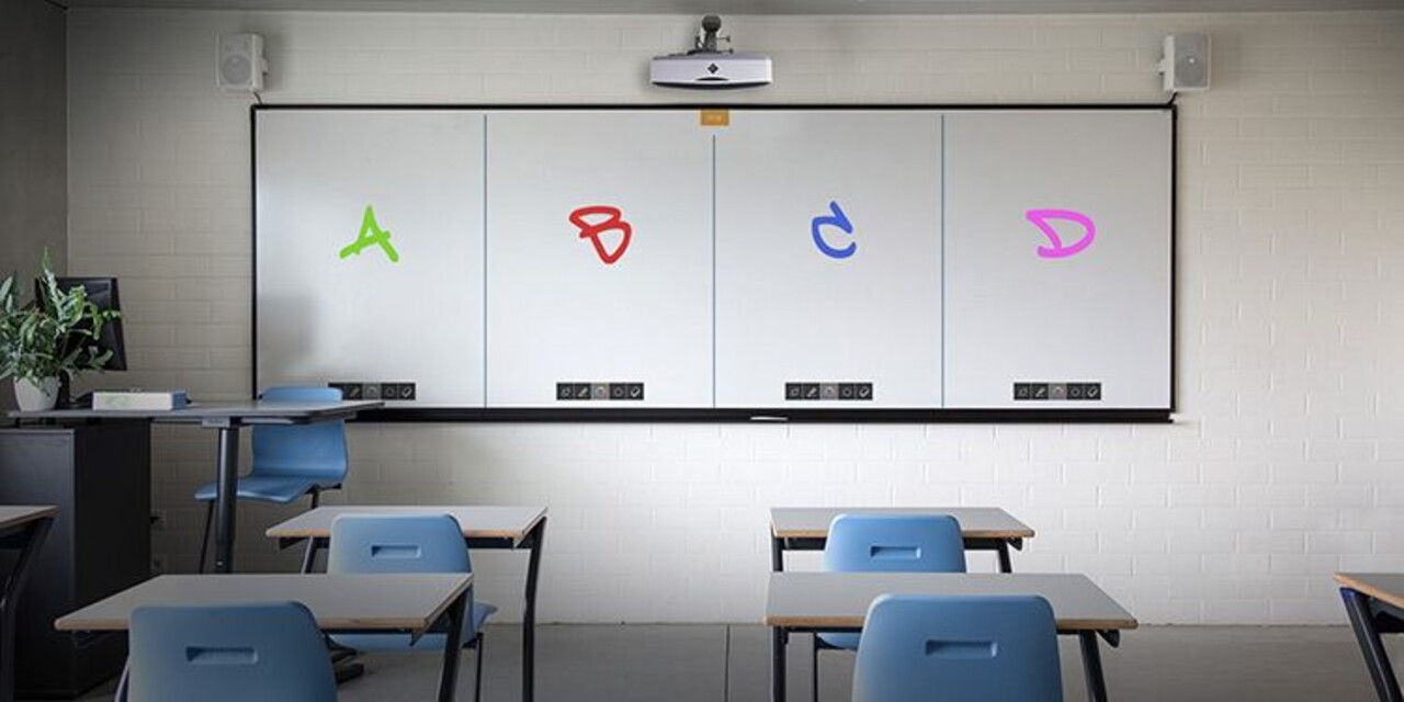 i3 Technologies i3BOARD 13505 + i3PROJECTOR L3403UW + Beugel i3 Technologies i3BOARD 13505 + i3PROJECTOR L3403UW + Beugel