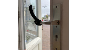 Handenvrije deuropener Iaso zwart Handenvrije deuropener Iaso zwart