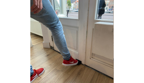 Voetgreep deuropener zwart Voetgreep deuropener zwart