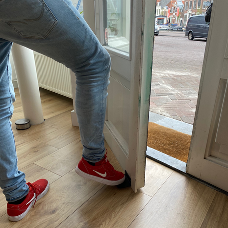 Voetgreep deuropener zwart Voetgreep deuropener zwart