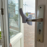 Deuropener Hygieia wit Deuropener Hygieia wit