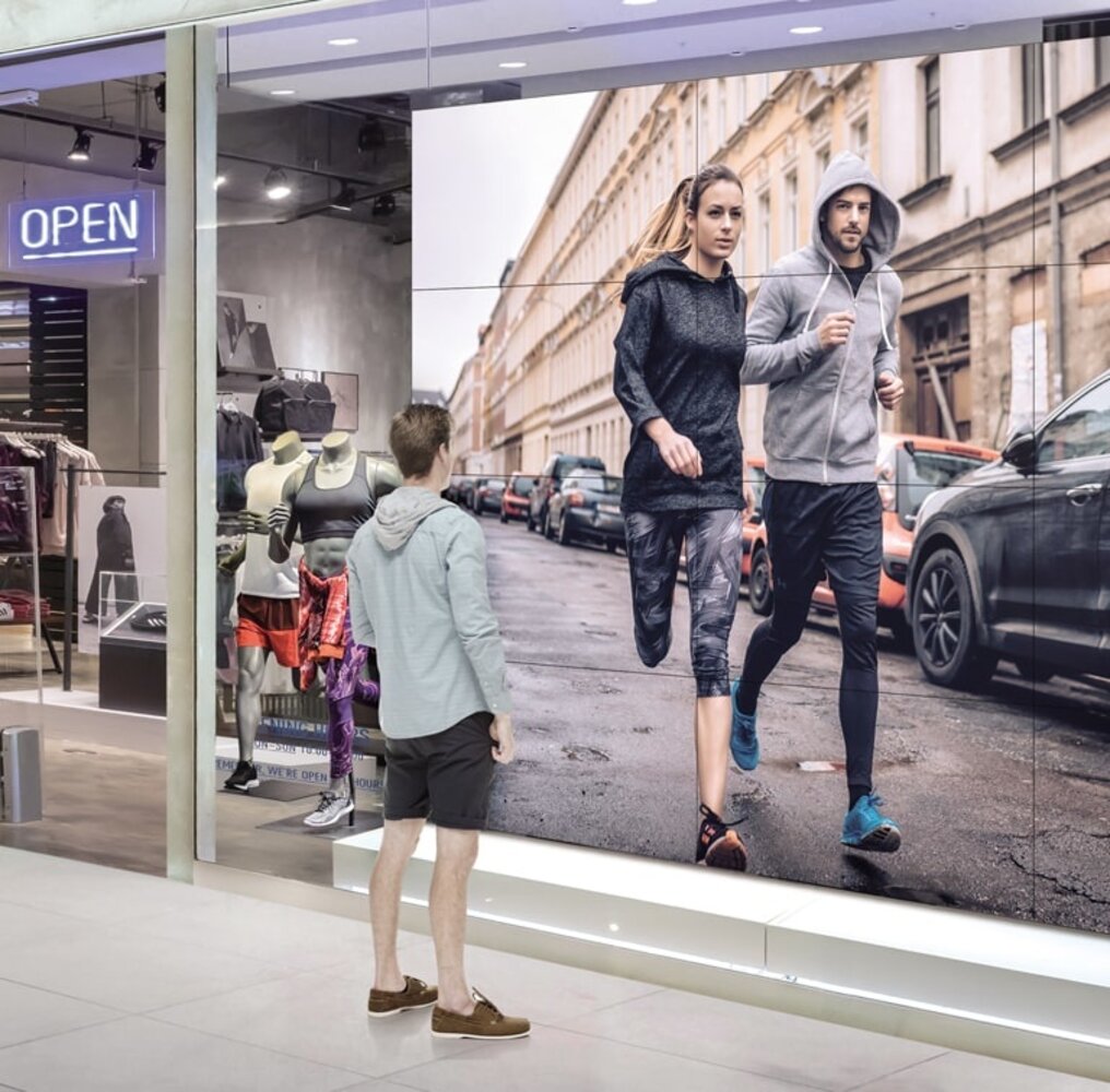 LG LG 55VL7F 55 inch videowall display LG LG 55VL7F 55 inch videowall display