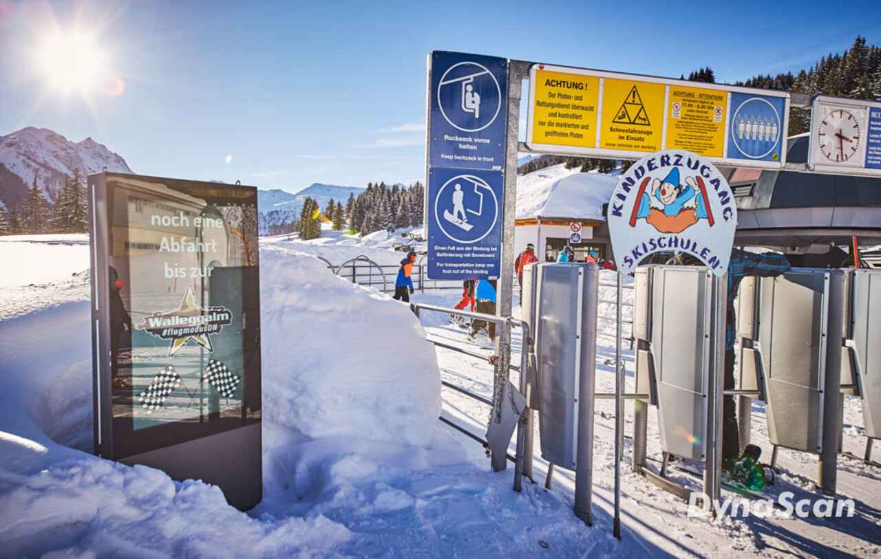 DynaScan DynaScan DO552LR4 Ultrahoge helderheid Digital Signage Display DynaScan DynaScan DO552LR4 Ultrahoge helderheid Digital Signage Display