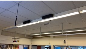 Aansluiten luidsprekers Aansluiten luidsprekers