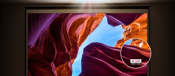 LG LG HU710P 4K UHD home cinema beamer