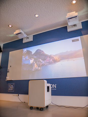 Artome Beamer totaaloplossing met 150 inch beeld, microfoon en geluid