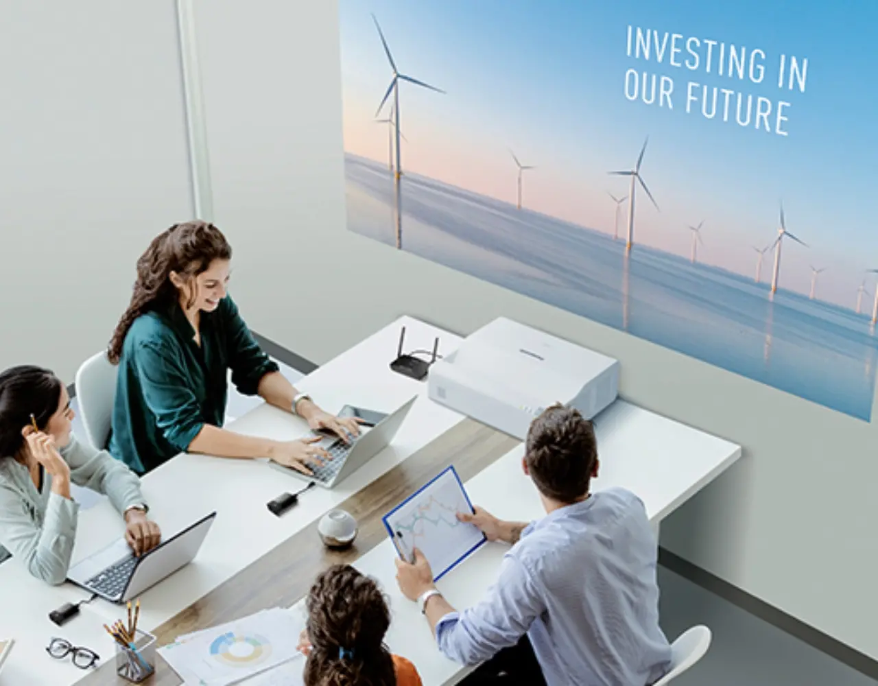 Panasonic Panasonic PT-CMZ50BEJ ultra short throw laser beamer Panasonic Panasonic PT-CMZ50BEJ ultra short throw laser beamer