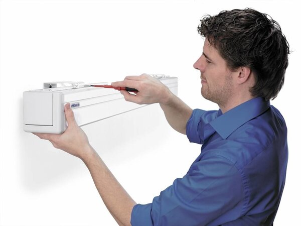 Da-Lite Da-Lite Compact Electrol WS HDTV 16:9 mat wit Da-Lite Da-Lite Compact Electrol WS HDTV 16:9 mat wit