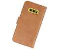 BAOHU Hoesje Geschikt voor de Samsung Galaxy S10e - Kaarthouder Book Case Telefoonhoesje - Bruin