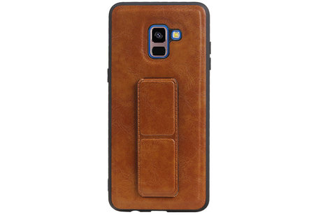 Grip Stand Hardcase Backcover - Telefoonhoesje - Achterkant Hoesje - Geschikt voor Samsung Galaxy A8 Plus - Bruin