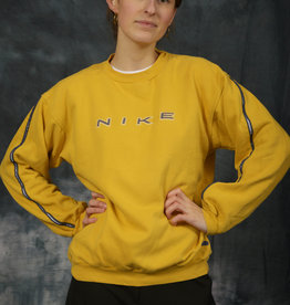 Yellow 90s Nike jumper