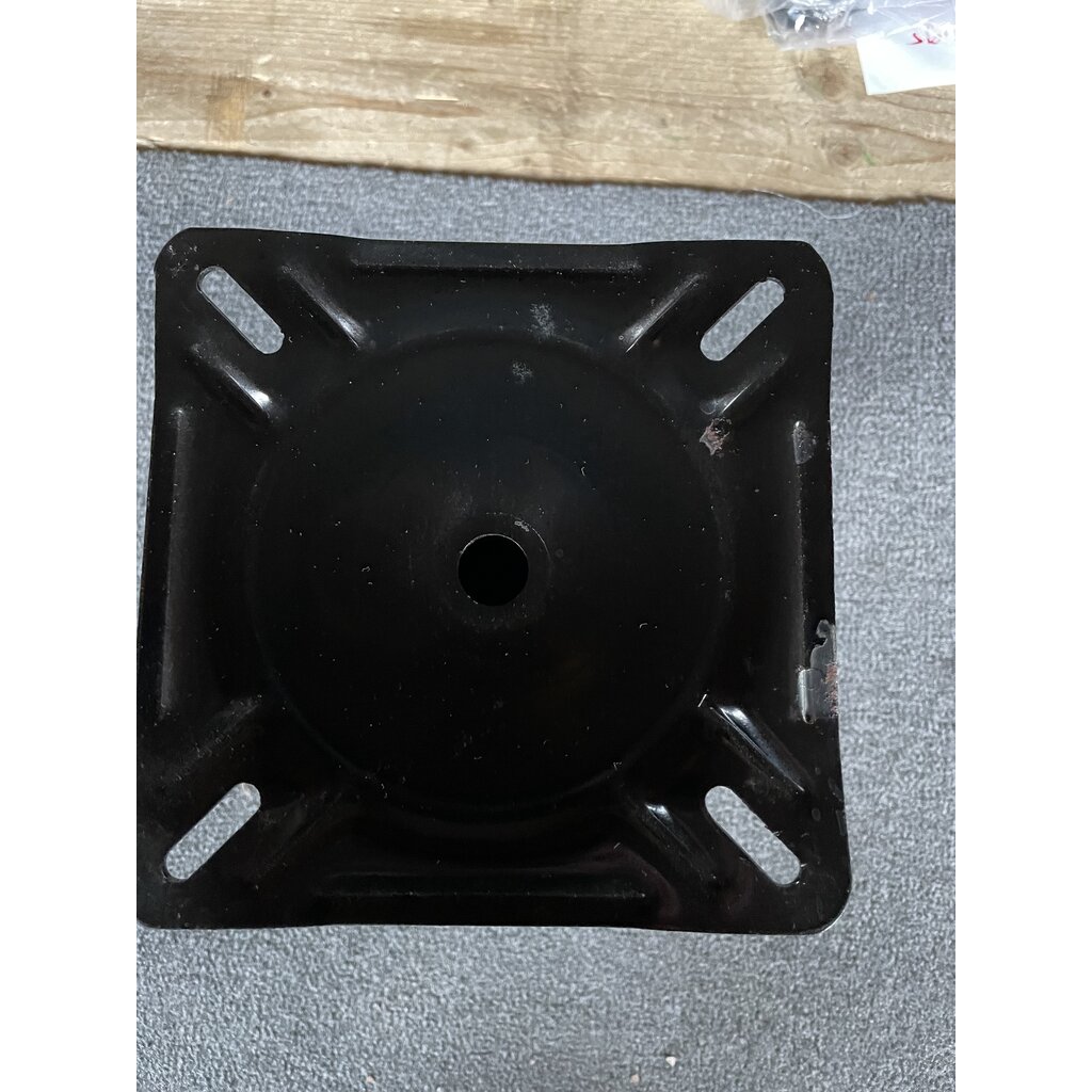 Springfield Boat Seat Pedestal Adjustable ** with rust spot damage