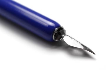 Kangaro Kangaro tekenpenhouder met kroontjes, blauw, blister van 1 houder en 5 kroontjes
