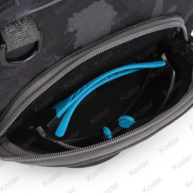 Voyager Camo Medium Carryall