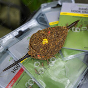 Banded Hook Hairs - Barbed