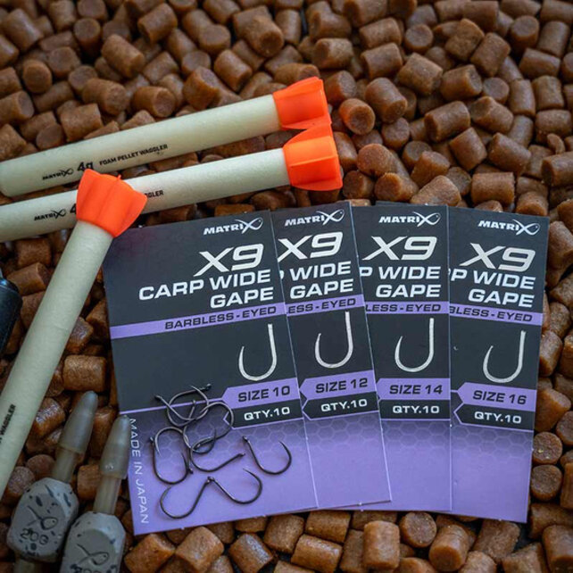 X9 Carp Wide Gape Barbless - Eyed