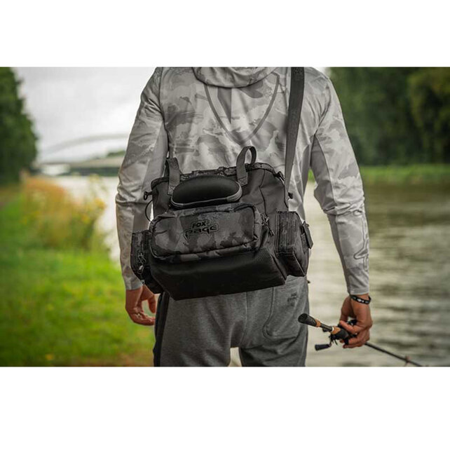 Camo Voyager Medium Tackle Bag