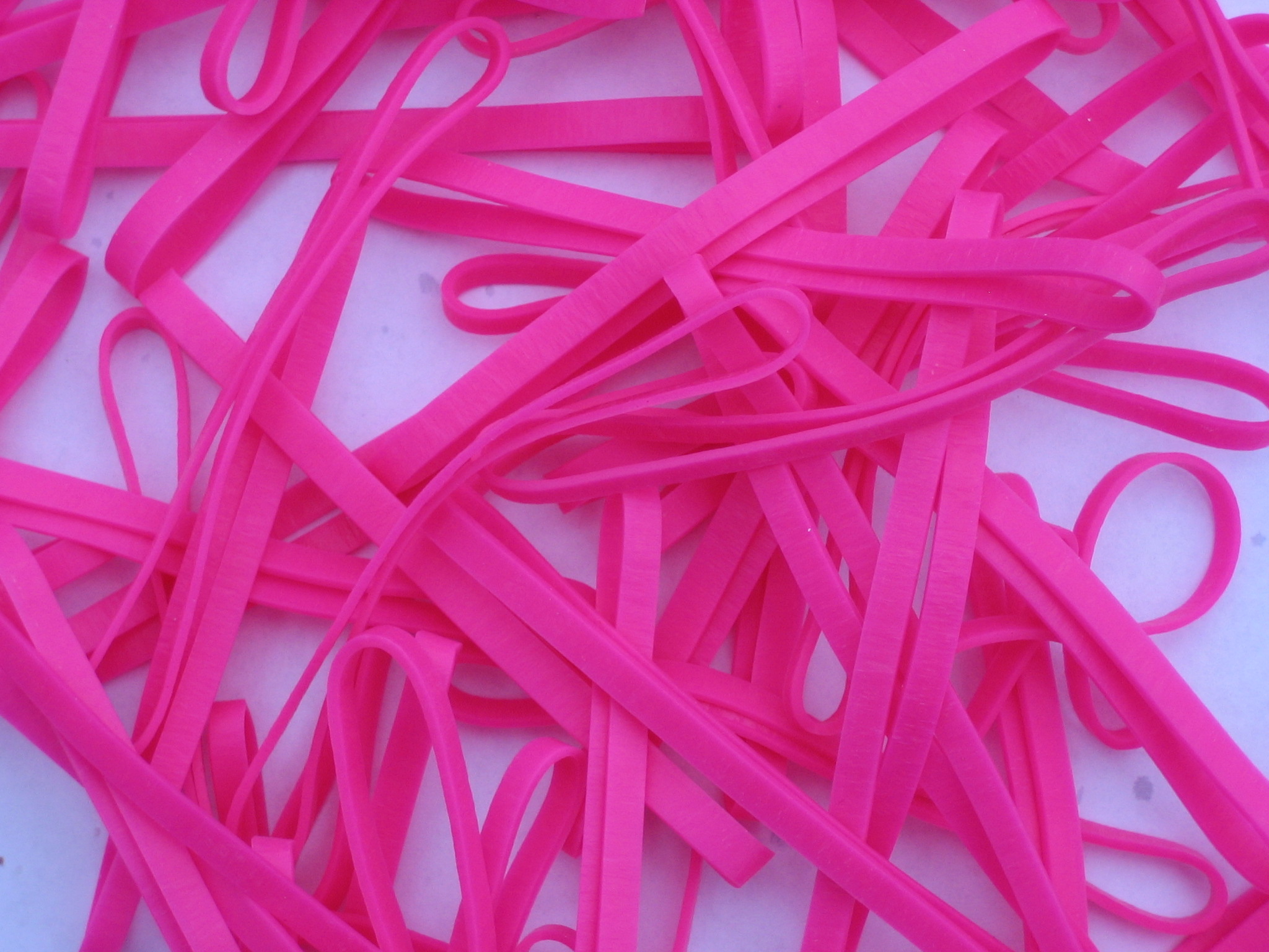 Q.08 Fluoreszierendes Gummiband Rosa L. 90 mm, Breite 2 mm - Copy