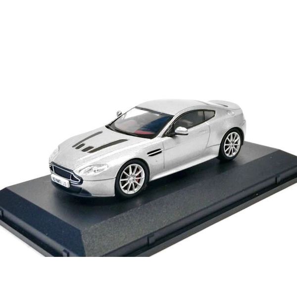 aston martin v8 vantage diecast model