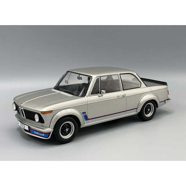 het dossier Vaarwel Aanval Model car BMW 2002 Turbo 1:18 silver 1973 | Modelcar Group (MCG)