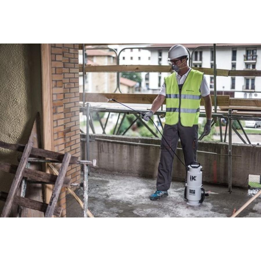 Professionele zuurbestendige rugdrukspuit 12 liter met FPM afdichtingen en 36 cm glasvezellans