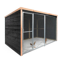 Kippenren Dirk met dakleer | 316 x 208 x 196 cm | Douglas frame en zwart Zweeds rabat