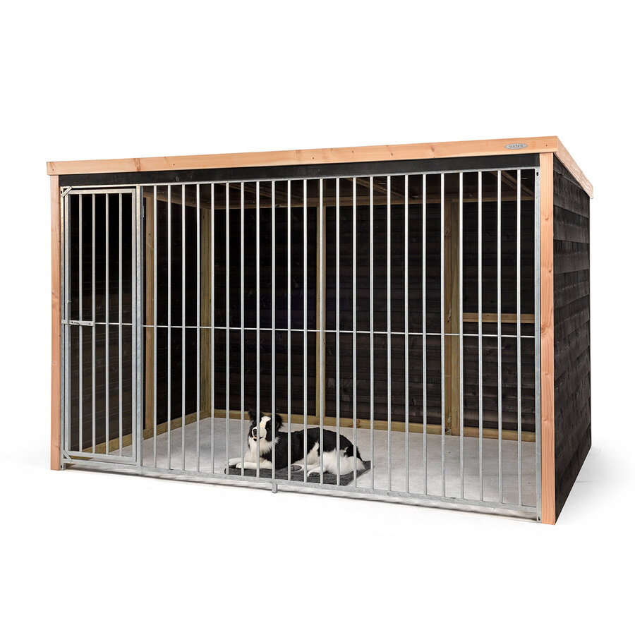 Hondenkennel Dave buiten | 316 x 208 x 196 cm | houten kennel met spijlenpaneel en deur