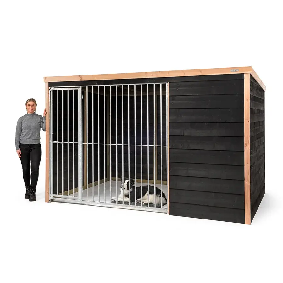 Hondenkennel Bas | buitenmaat incl. dak 316 x 208 x 196 cm | houten buitenkennel met windluw voorpaneel