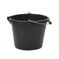 Zwarte emmer van kunststof met tuit 14L