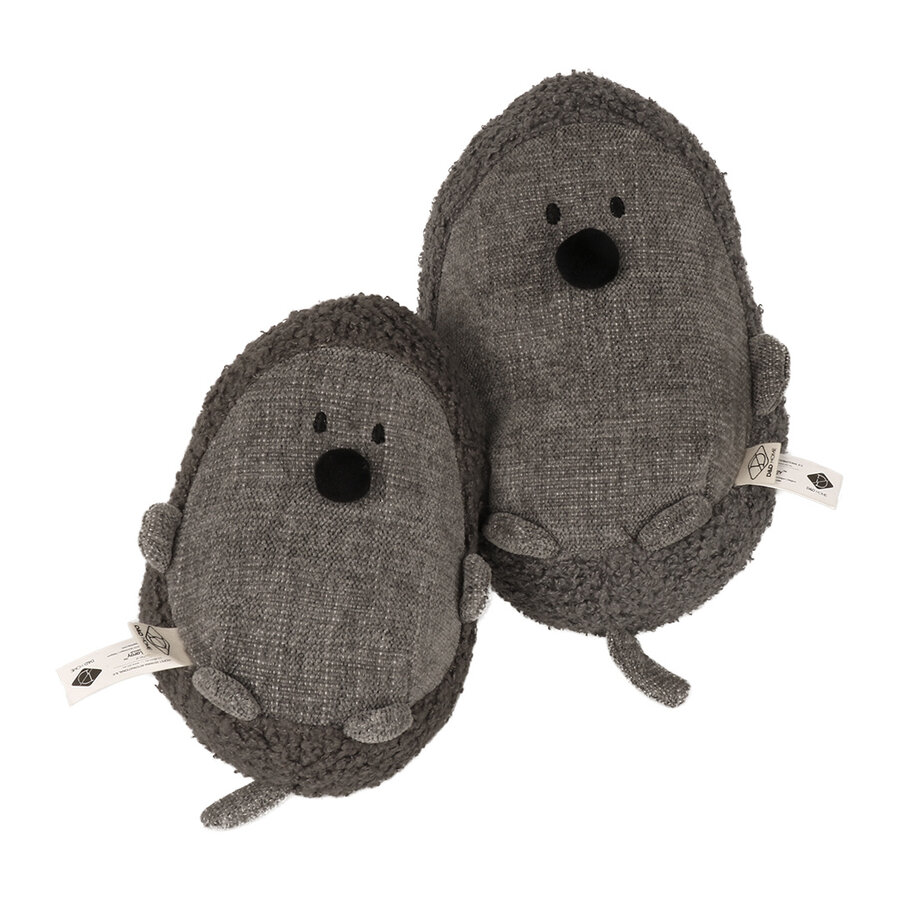 Trappelkussen Molly Donkergrijs – molvormig kattenspeeltje van chenille & teddy met catnippocket