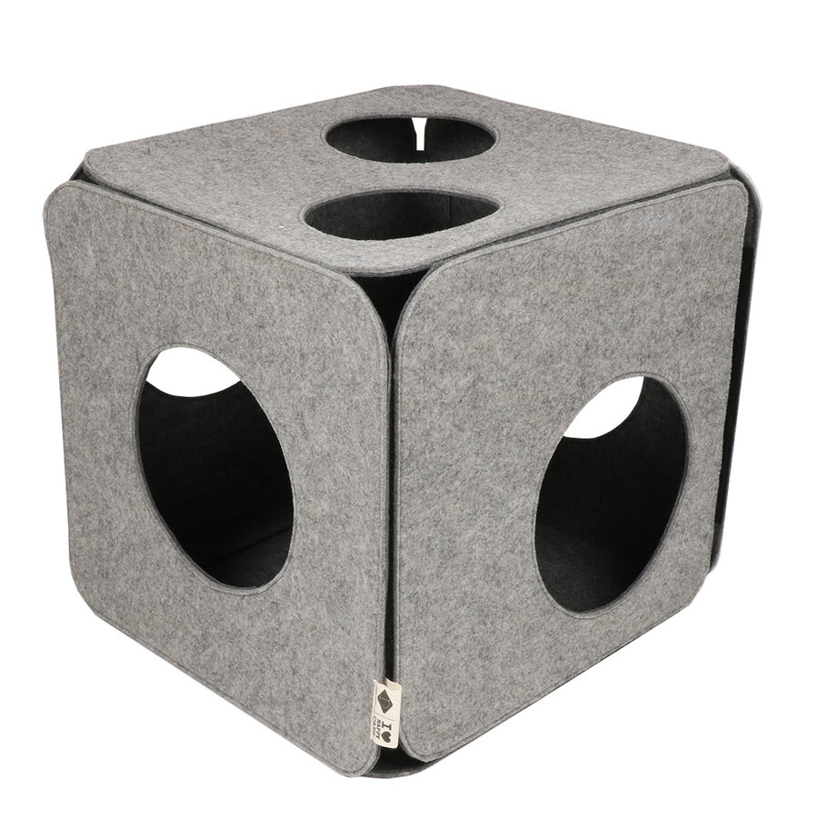 Vilten Speelkubus Nala – grijze kattenspeelkubus met kijkgaten, 40 cm