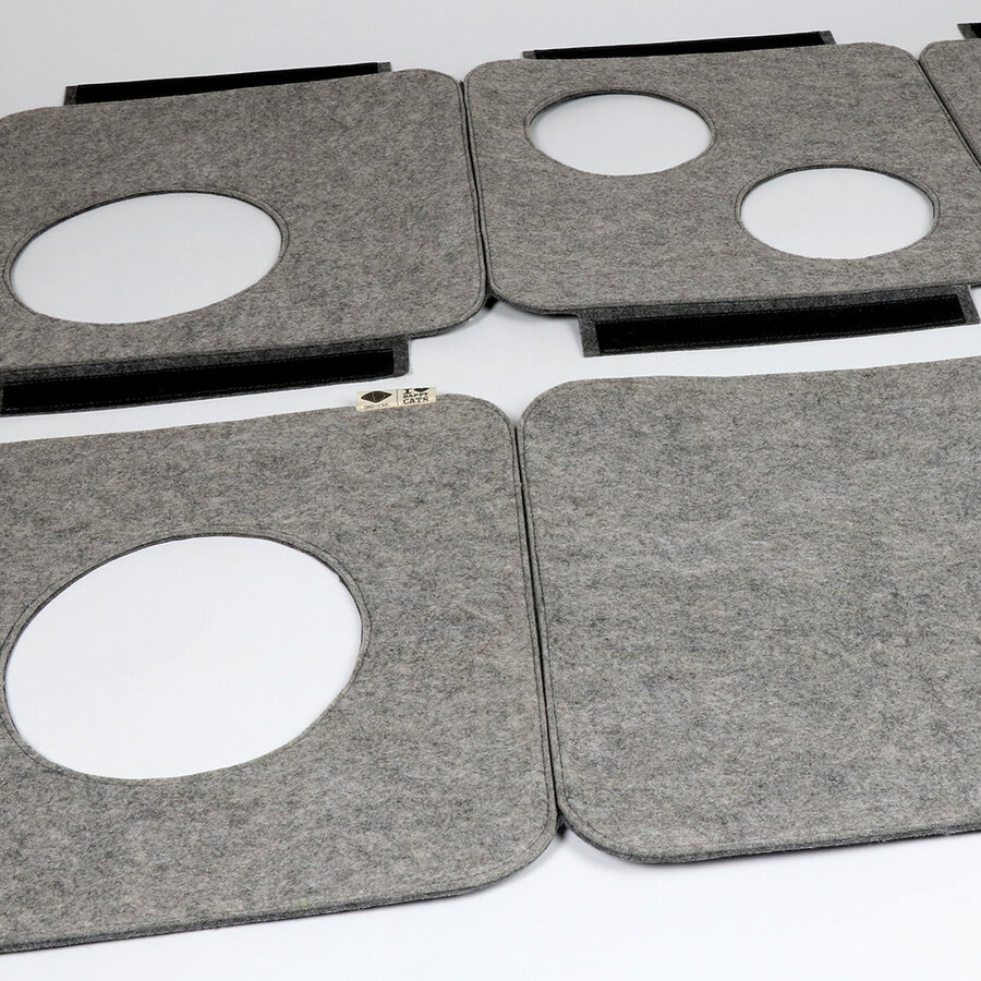 Vilten Speelkubus Nala – grijze kattenspeelkubus met kijkgaten, 40 cm