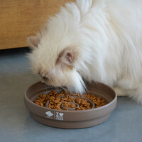Keramische slow feeder “Druppel” – SUE voerbak 750 ml, vertraagt eettempo van katten