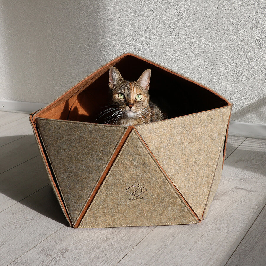 Kattenmand LOGAN van melange vilt – geometrisch design met teddy kussen, 51×51×41 cm