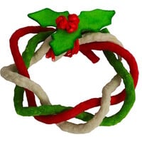 Kerstkrans hondensnack van Thaise buffelhuid in rood groen wit